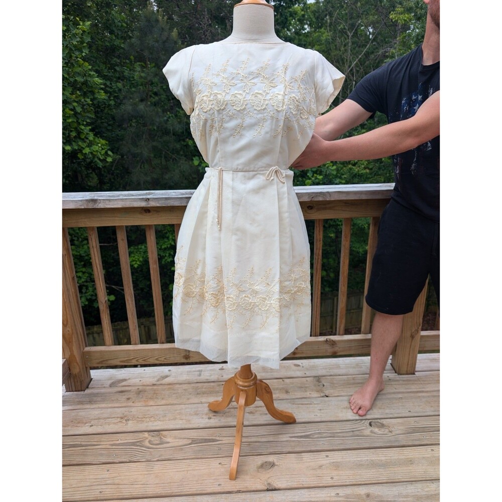 Vintage 1950s Ivory Wedding Dress Embroidered XS Sheath Handmade Tea Length